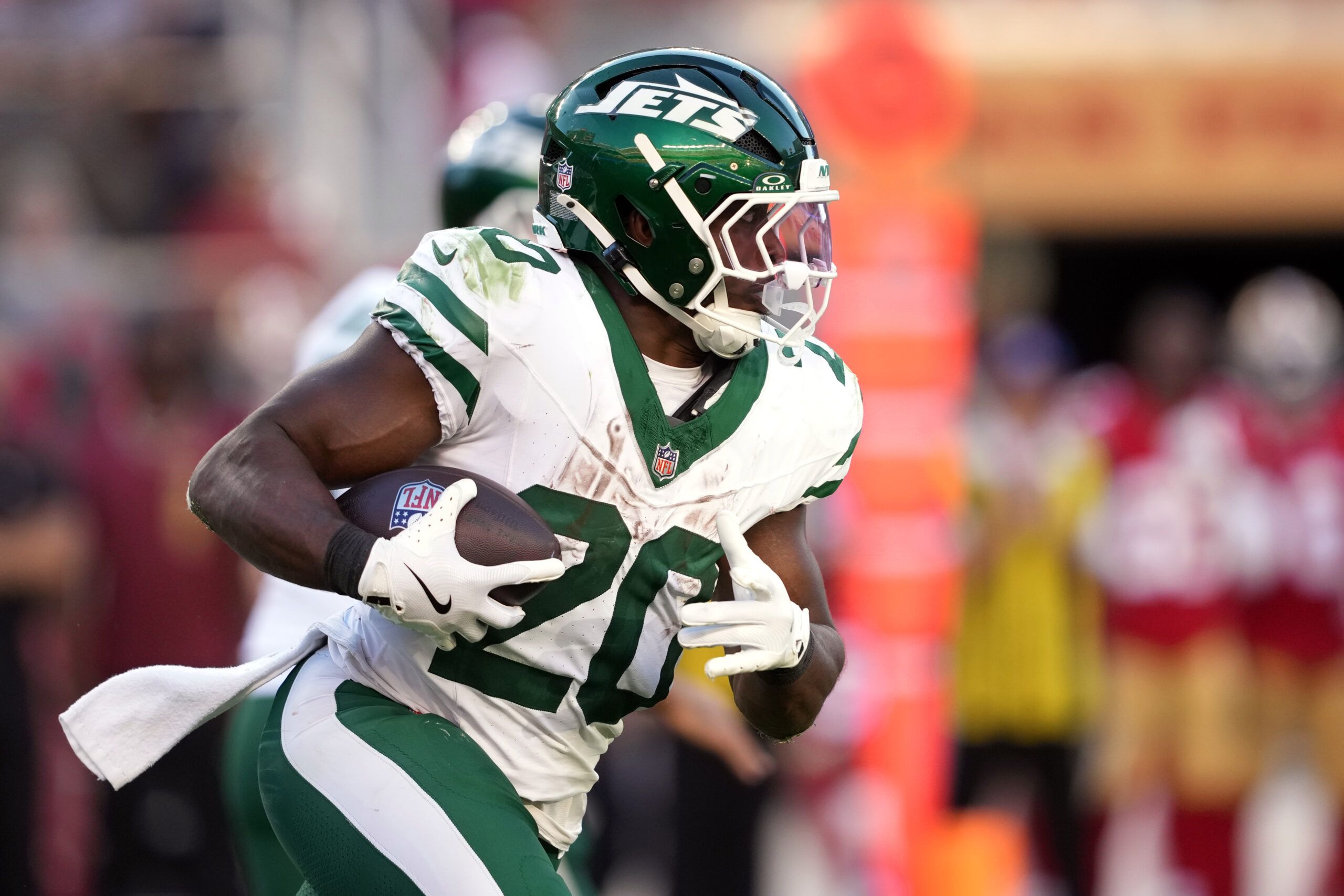 Week 7 Fantasy Advice: Start Breece Hall or Aaron Jones?