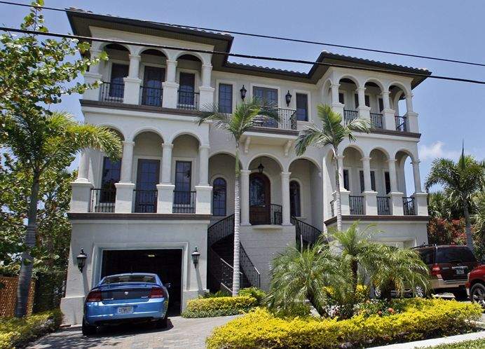 Explore Hulk Hogan's Luxurious Tampa House: Features & History Revealed