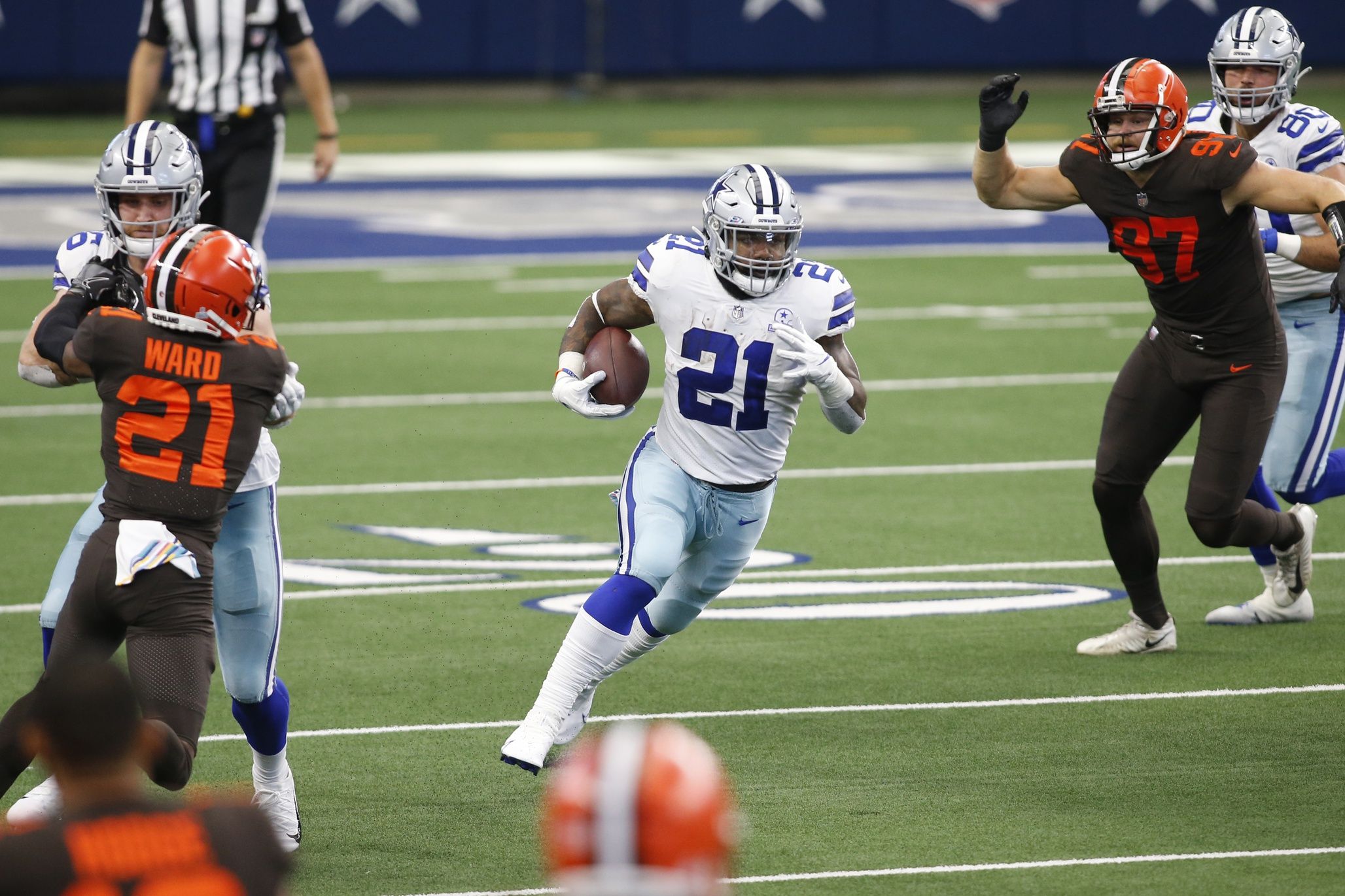 Could Ezekiel Elliott Join the Cleveland Browns in 2024? NFL Rumors and Updates