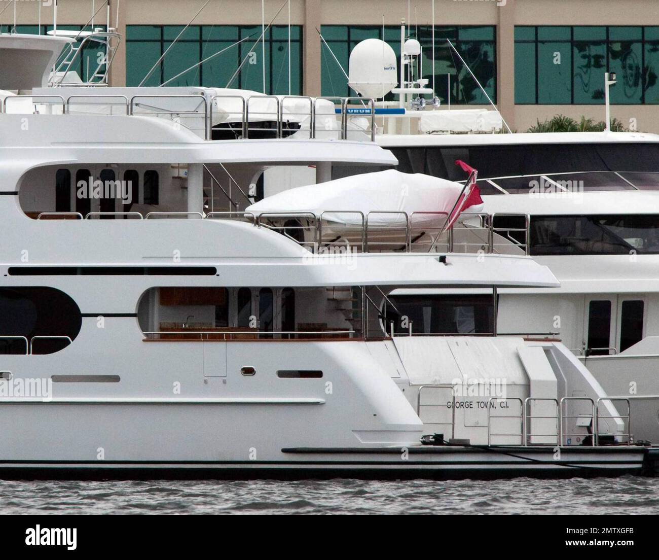 See Photos of Tiger Woods Yacht Amazing Luxury Life