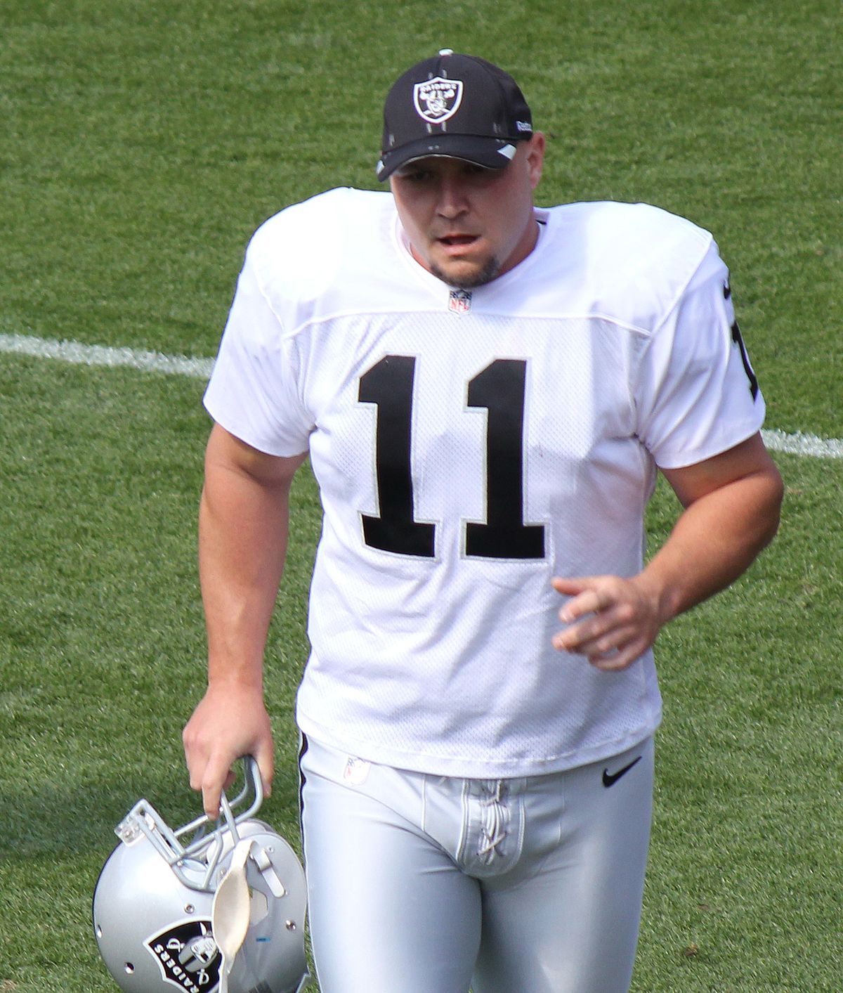 Janikowski Kicker: The Left-Footed Wonder of the NFL