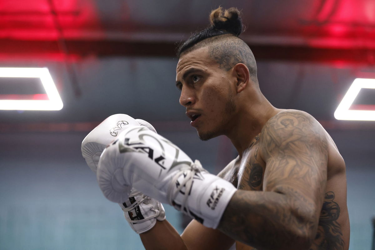 Jermall Charlo vs Jose Benavidez: Whos the Favorite? A Detailed Fighter Comparison!