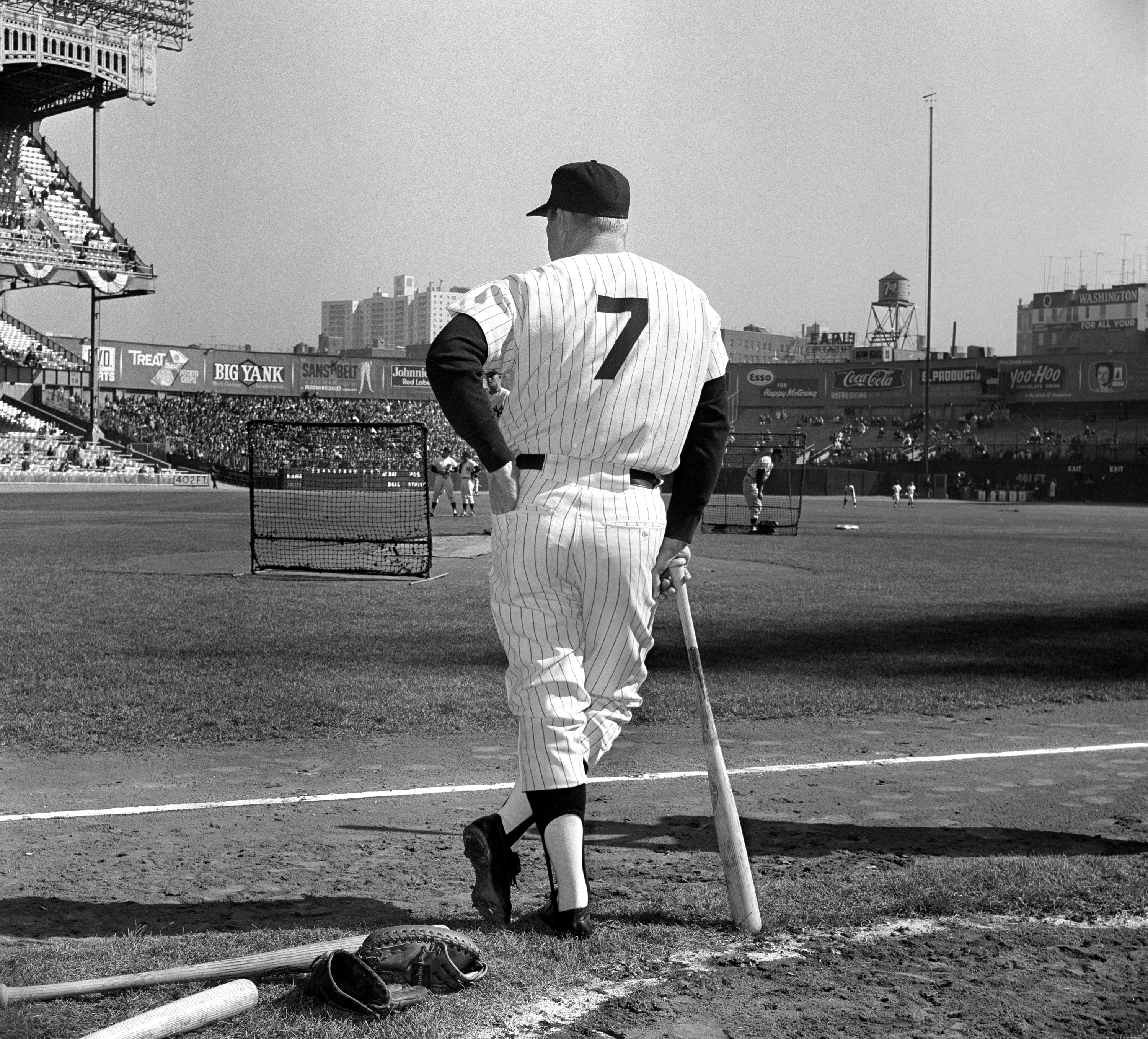 Where to Find Cool Mickey Mantle Pics (The Ultimate Guide for Fans)