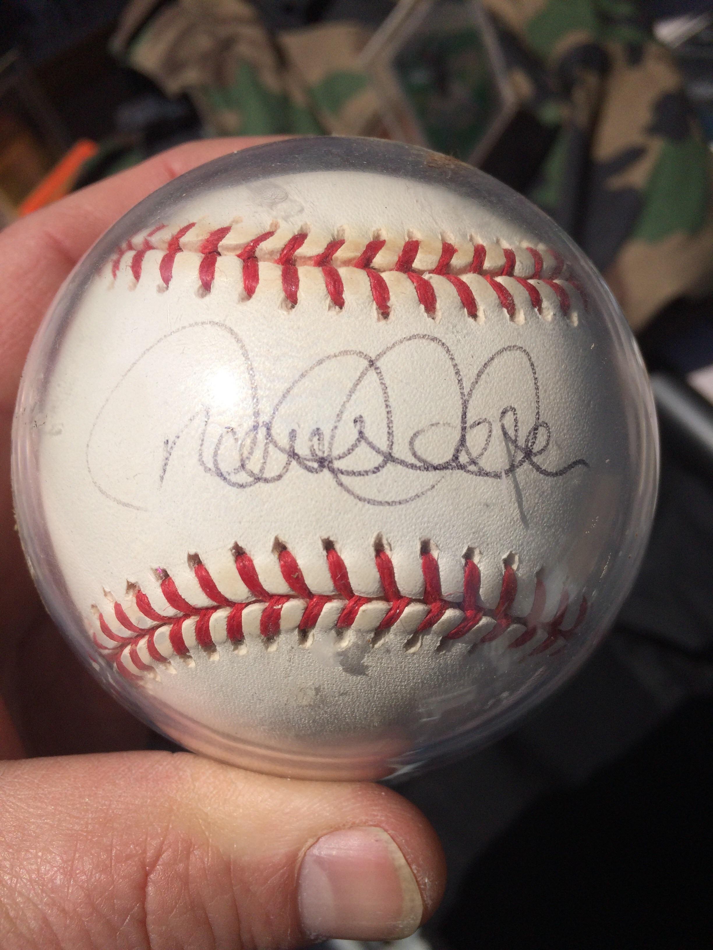 Derek Jeter Autograph Value: How to Tell if Its Real? Avoid Fakes!