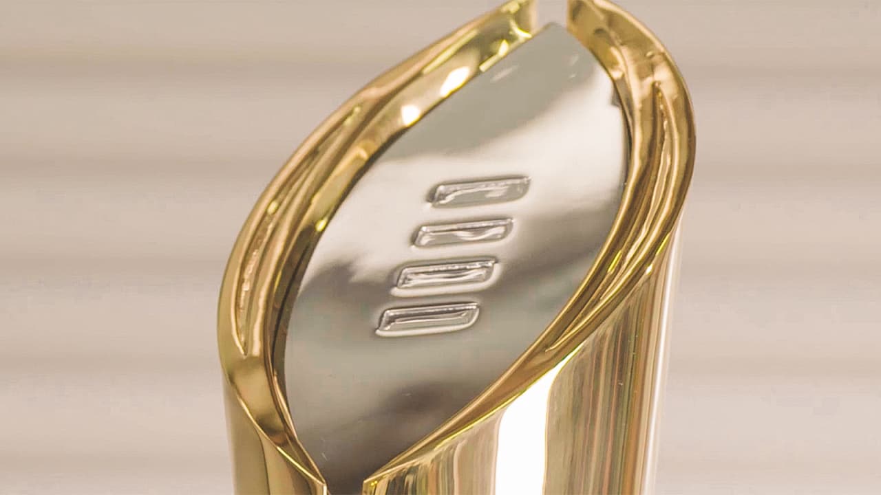 National Championship Trophy Up Close: Behind the Scenes (Discover the Secrets of This Famous Prize)