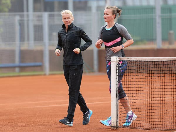 Who Is Krejcikova Mother?  Meet the Woman Behind the Player!