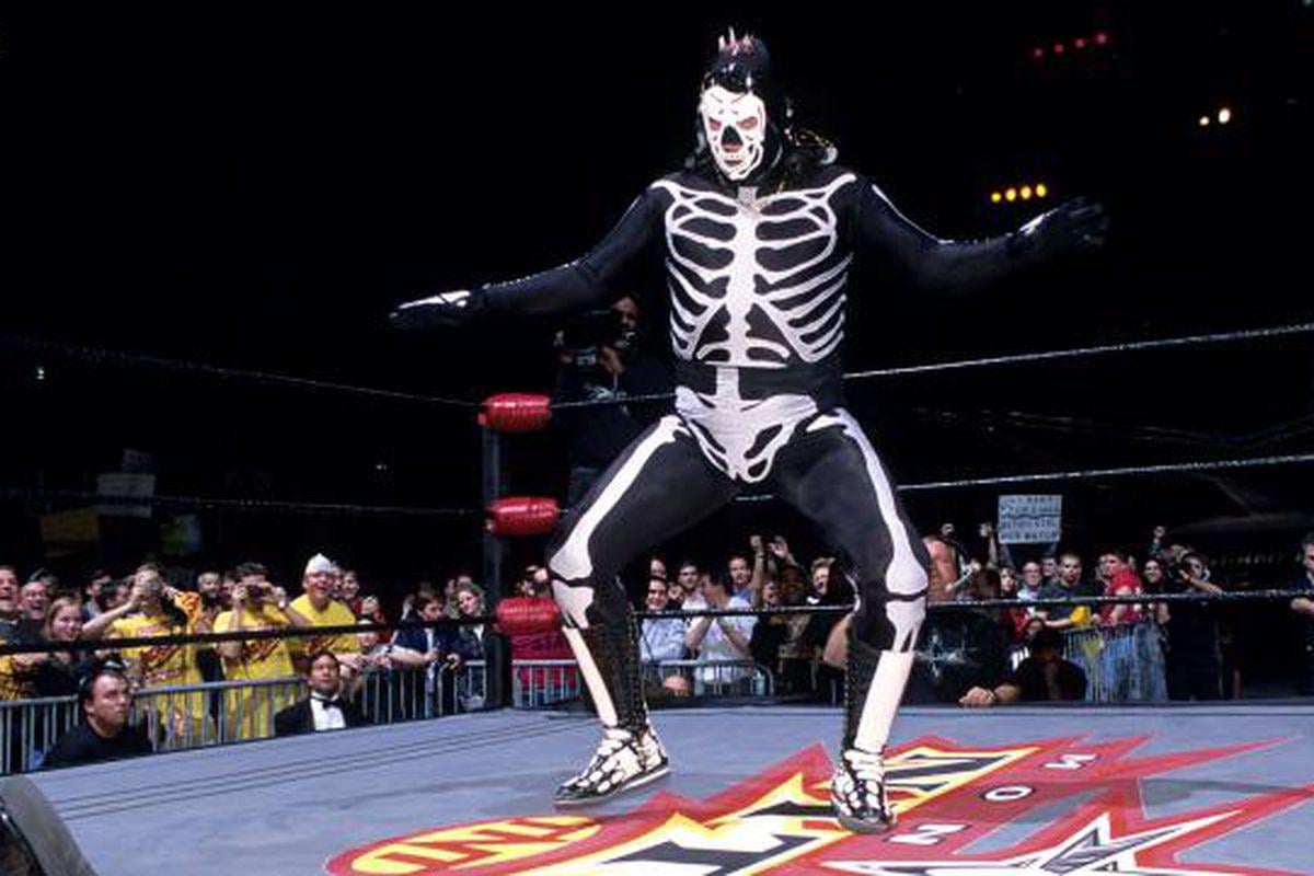 Do the La Parka Spear! (Simple Wrestling Move Guide)