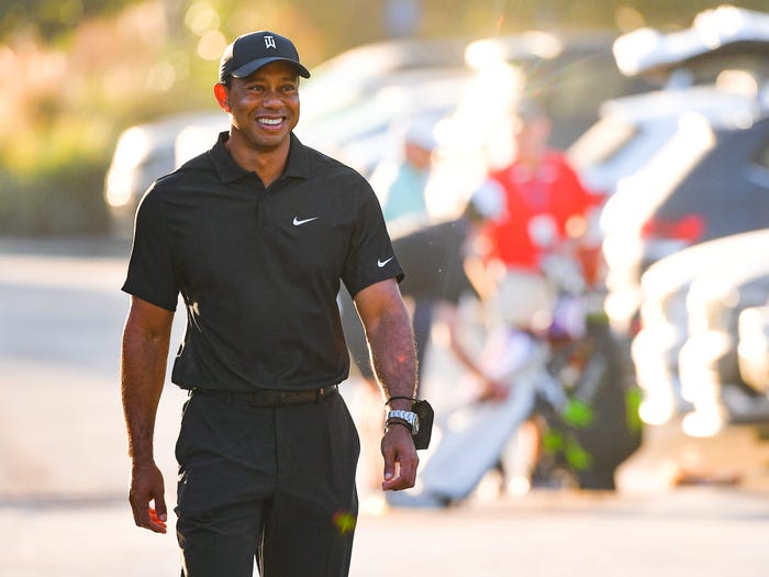 How much does Tiger Woods bench? Learn about his training regimen.