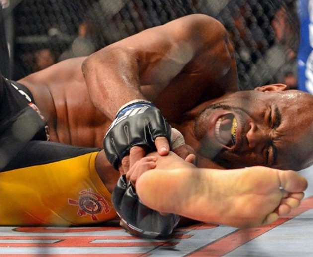 UFC Broken Leg: Learn about the risks of MMA fighting!